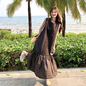 设计感假两件格纹拼接无袖连衣裙女夏季2025新款慵懒松弛感背心裙图片