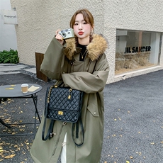 军绿色中长款大毛领连帽羽绒棉服女冬季超火好看加厚棉衣棉袄外套，女装短外套，2B183