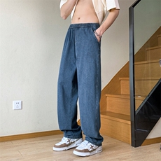 深蓝色