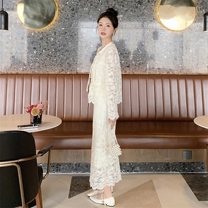 春季时尚镂空蕾丝气质套装套裙显瘦优雅图片