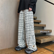 奶白色