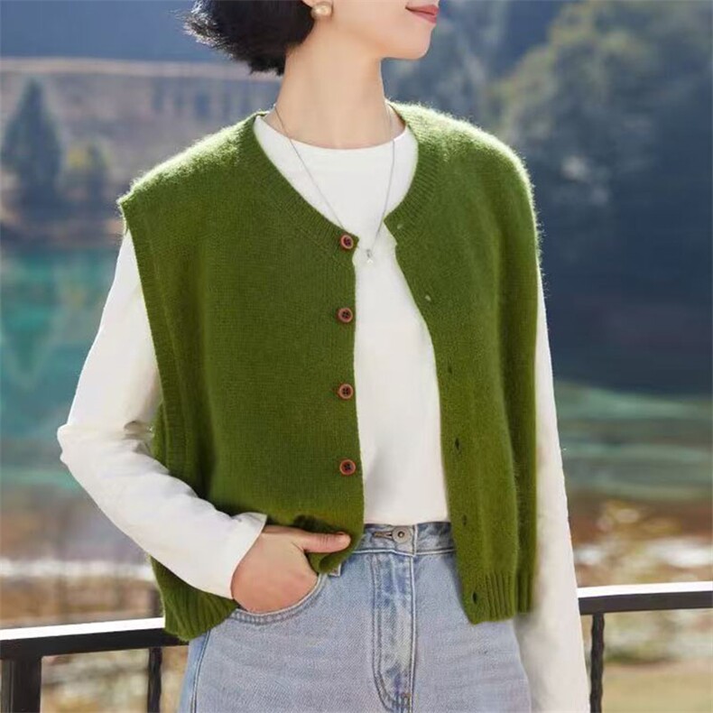 韩系短款外搭马甲外套上衣叠穿绿色超好看小个子马夹无袖毛衣开衫，女装马甲，萱芳婷羊绒