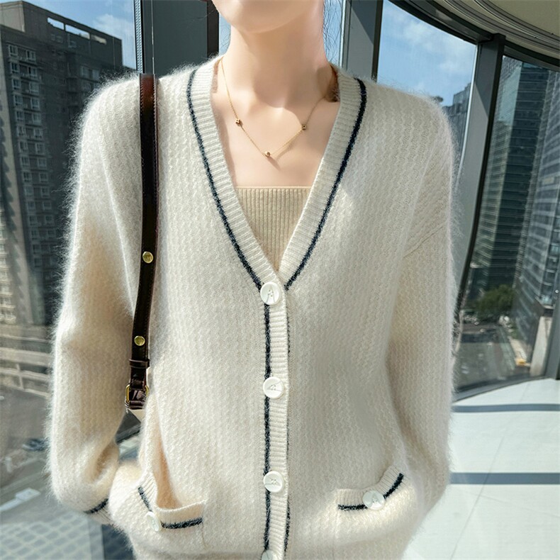 2025秋冬百搭时尚简约深v开衫长袖针织衫，女装针织衫/毛衣，冬贝尔貂绒