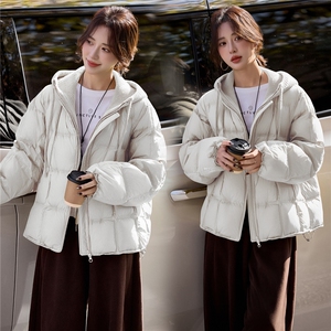 90%白鸭绒2025年冬季新款宽松羽绒服图片