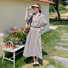 韩系时尚泡泡袖条纹连衣裙女2025夏季新款设计感洋气V领显瘦长裙，女装连衣裙，2C159