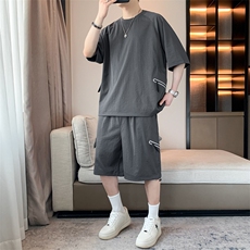 深灰色