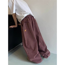 酒红色