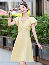 2025年夏季新款时尚气质泡泡袖修身连衣裙女，女装连衣裙，沁沁公主