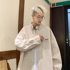 卡其色