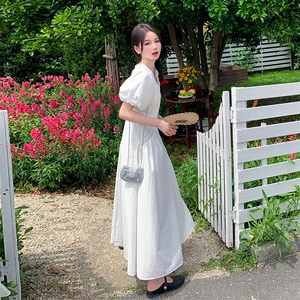 法式白色泡泡袖连衣裙女2025夏季新款气质轻熟风收腰显瘦V领长裙图片