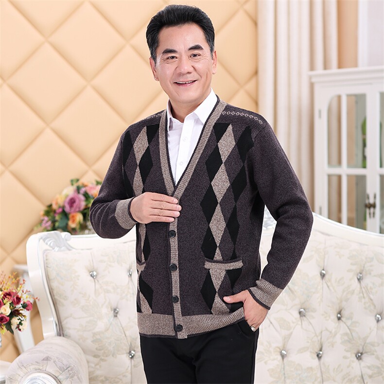 2024秋冬新款中老年男款V领拼色菱格纽扣开衫，男装羊绒开衫，衣恋羊绒