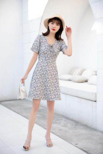 碎花连衣裙，现货,女装连衣裙,伊艺不舍
