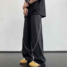 黑色