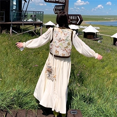 大货已出度假风刺绣连衣裙+马甲套装5770-P195K288，女装套装/套裙，2C332
