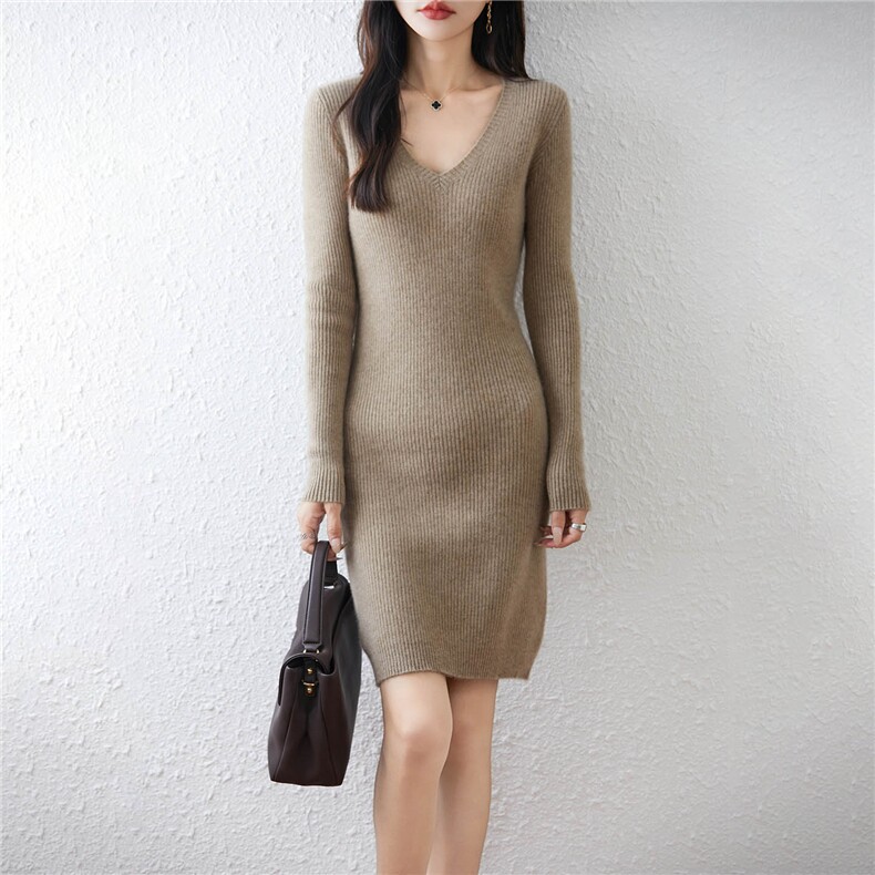 2025年秋季休闲风中长款长袖抽条小V领连衣裙，女装连衣裙，绒汀羊绒