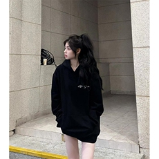 黑色