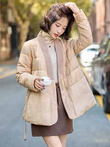 2025年冬季A字小个铜氨丝羽绒服冬装女浴袍式系带收腰V领复古提花图片