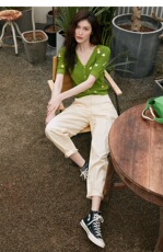 何穗同款V领刺绣冰丝针织棉线T恤2023夏季新款半袖上衣绿色短袖女，女装针织衫/毛衣，千御纺羊绒