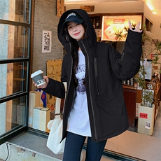 高级感黄色工装冲锋衣羽绒服女冬2024新款90白鸭绒内胆连帽厚外套，女装羽绒服，2C129