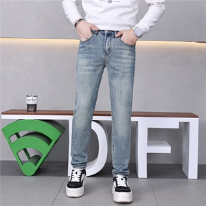 四季潮款简约设计水洗弹力牛仔裤男修身小脚休闲百搭长裤图片