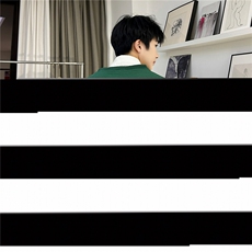 墨绿色