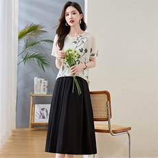 轻熟风气质时尚套装裙女2025夏新款印花短袖上衣半身裙休闲两件套，女装套装/套裙，欣贝拉