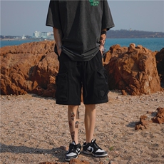 黑色