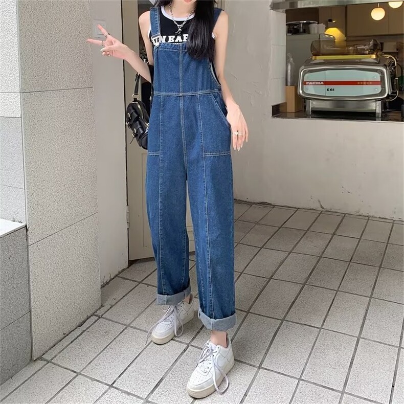 新款宽松蓝色牛仔背带裤秋闺蜜装阔腿短裤显瘦连体裤子,女装连体裤,中性港风女装