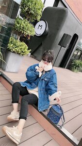 2021冬季新款韩版时尚休闲真獭兔毛领可拆卸羽绒内胆牛仔派克图片