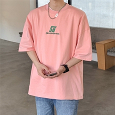 粉红色