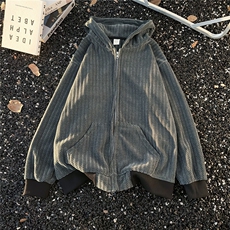 灰色