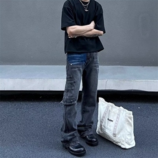 黑色
