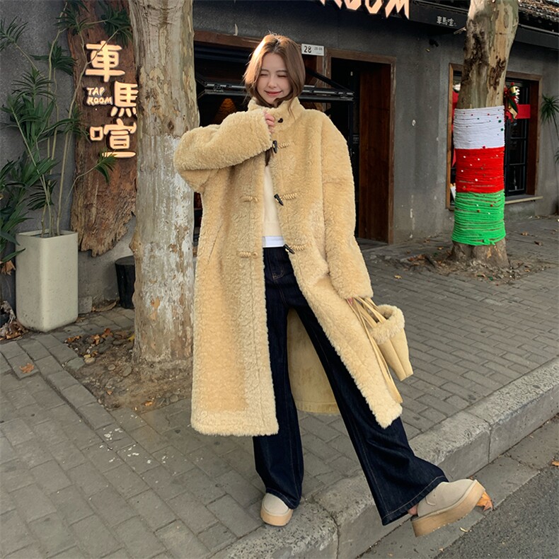 黄色牛角扣连帽皮毛一体羊羔毛厚外套女秋冬加绒保暖派克棉服大衣,女装大码女装,2B082