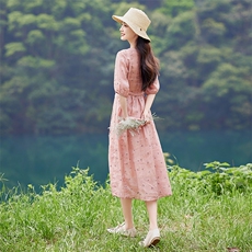 2026年夏季女士短袖旅游聚会街拍逛街文艺/优雅居家城市通勤商务，女装连衣裙，江南依恋