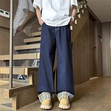 深蓝色