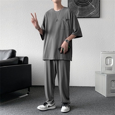 深灰色