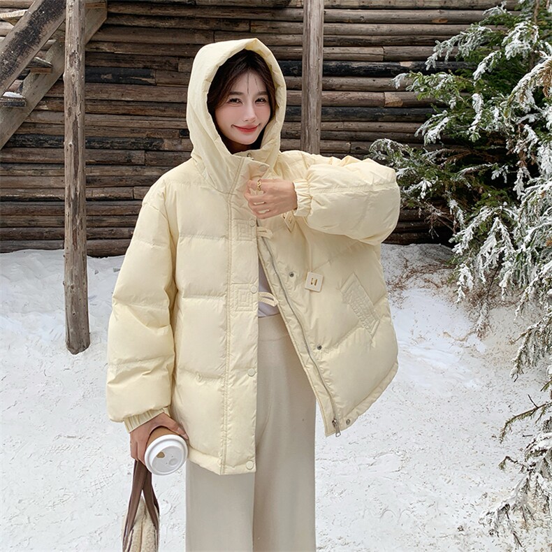 浅黄色短款连帽羽绒服女冬季超火好看高级小众加绒加厚面包服外套,女装羽绒服,2B187