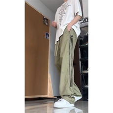 浅绿色