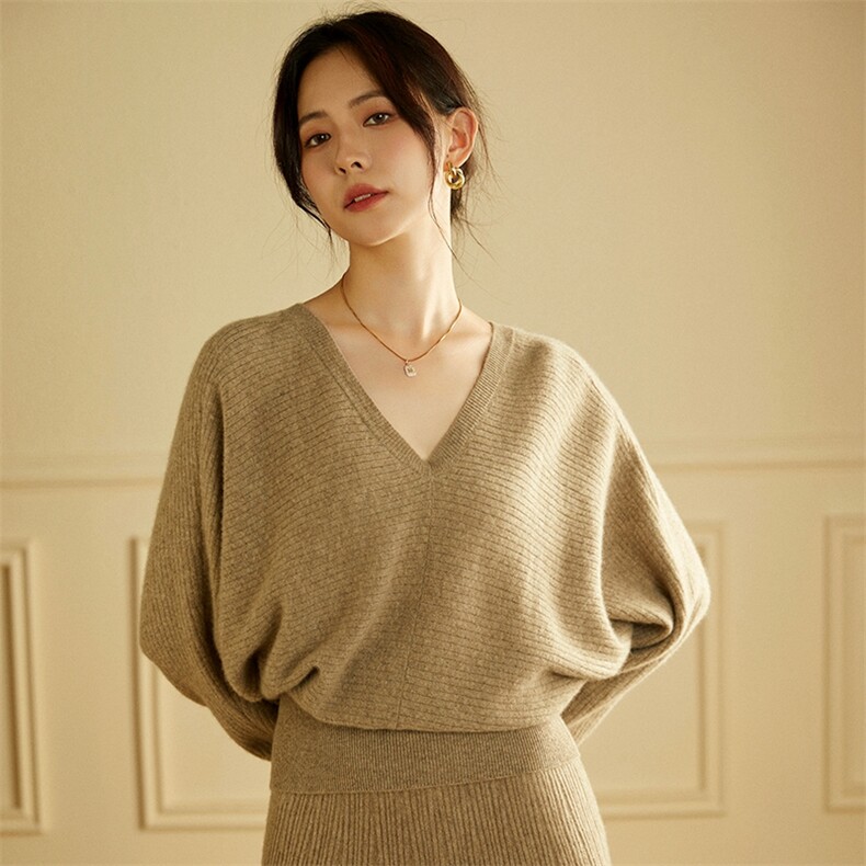 山羊绒套头毛衣女宽松外穿洋气2025年新款，女装羊绒衫，绒美人羊绒