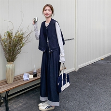 藏青色