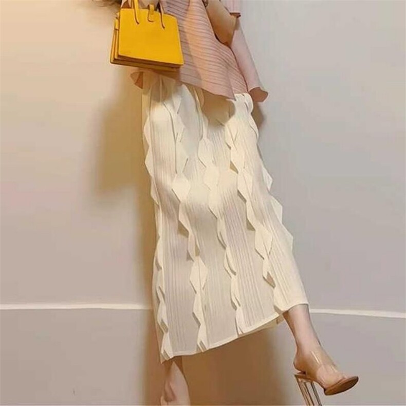 三宅风半身裙女褶皱气质系半身裙2025新款今年流行半身裙，女装半身裙，灵动羽绒服工厂