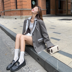 通勤灰色西服上衣女春秋2025超火好看高级小众休闲职业西装短外套图片