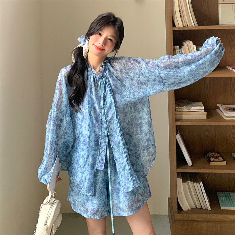 洋气减龄蓝色碎花套装女2025夏新款韩系小个子防晒衬衫短裤两件套,女装套装/套裙,2C169