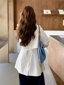 浅黄色韩系松弛感休闲风衣外套女2025秋季新款气质减龄超好看大衣图片