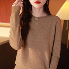 时尚百搭羊毛圆领毛衣简约慵懒风显瘦针织衫，女装羊毛衫，邓利维