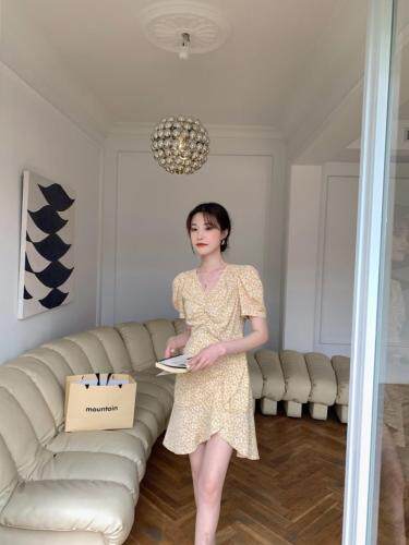 现货供应，女装，伊艺不舍