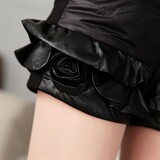 时尚百搭黑色高腰显瘦短裤甜美荷叶边设计舒适保暖，女装短裤/热裤，尚娜萱