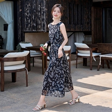 高端定制2025夏季法式复古腰果花裙子显瘦拼接蕾丝V领收腰连衣裙，女装套装/套裙，潮流依族