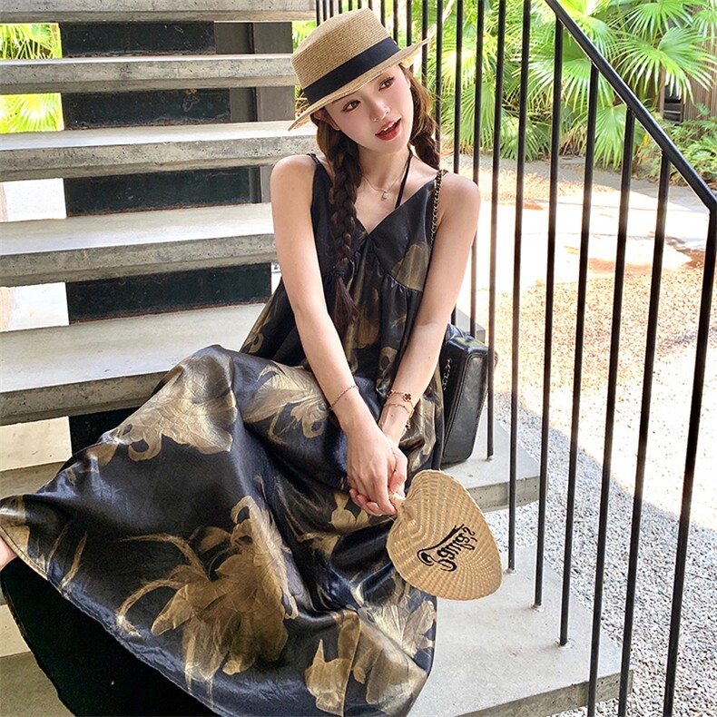 法式重工缎面烫金连衣裙女2025夏季新款度假风宽松显瘦吊带长裙子，女装连衣裙，2C085