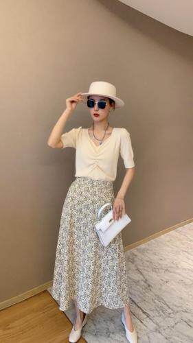 【现货】夏季新款显瘦V领两件套碎花裙，女装，东洋天堂之花